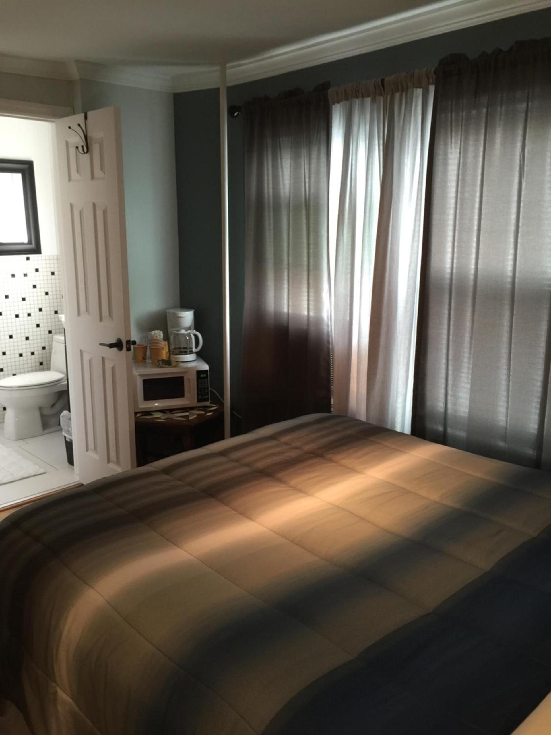 Jones Beach Hotel photo 5