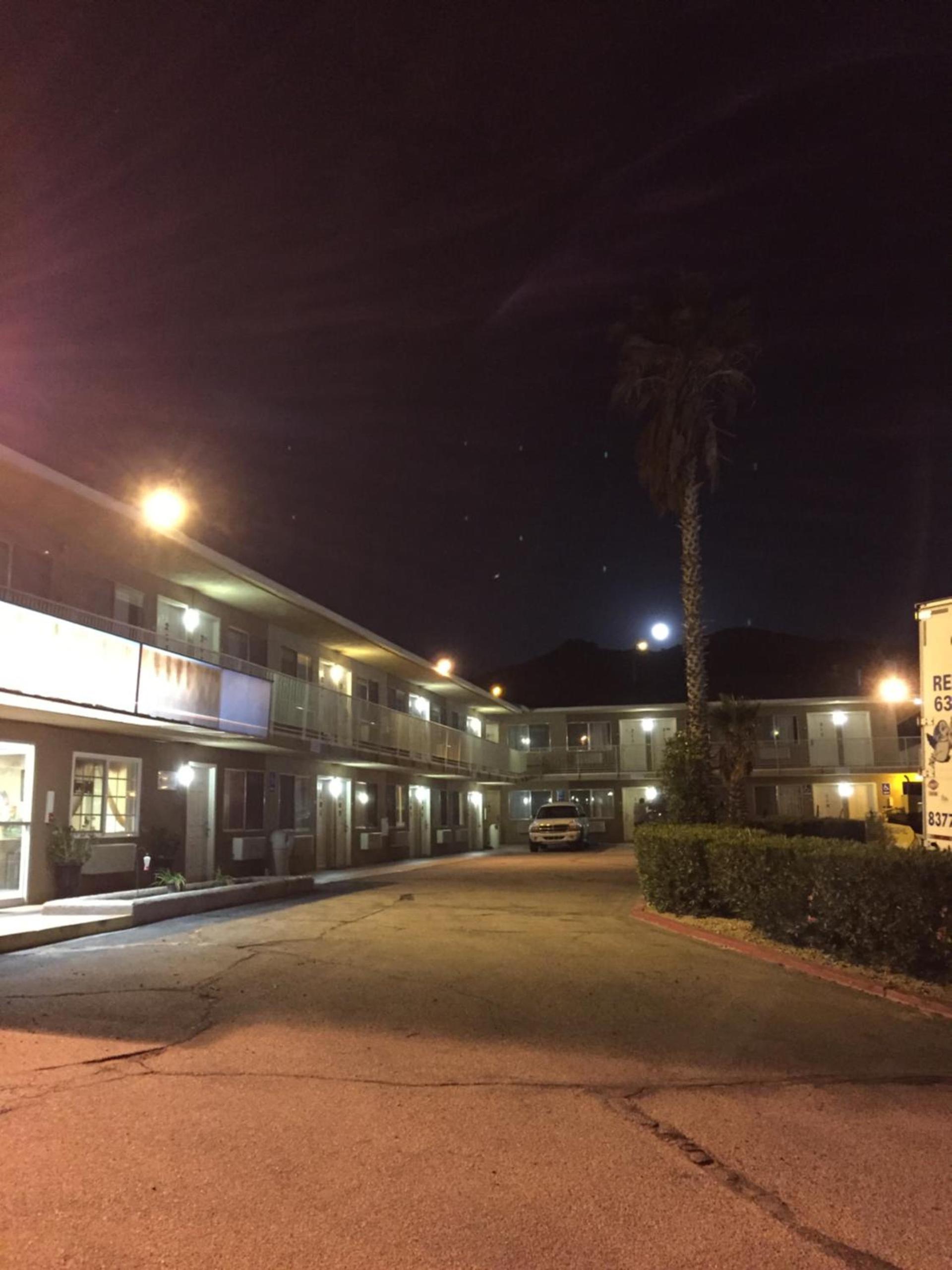 Hilltop Inn & Suites — hotel in Victorville