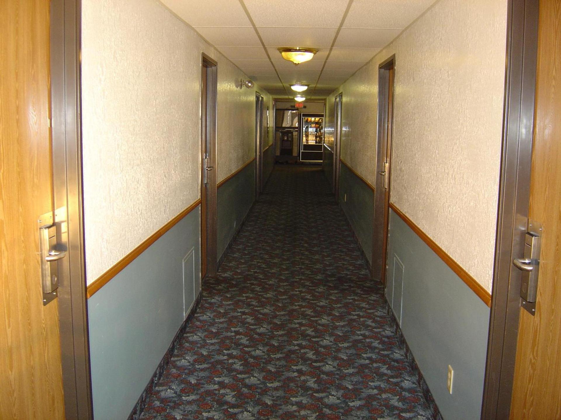 Wakota Inn and Suites photo 14