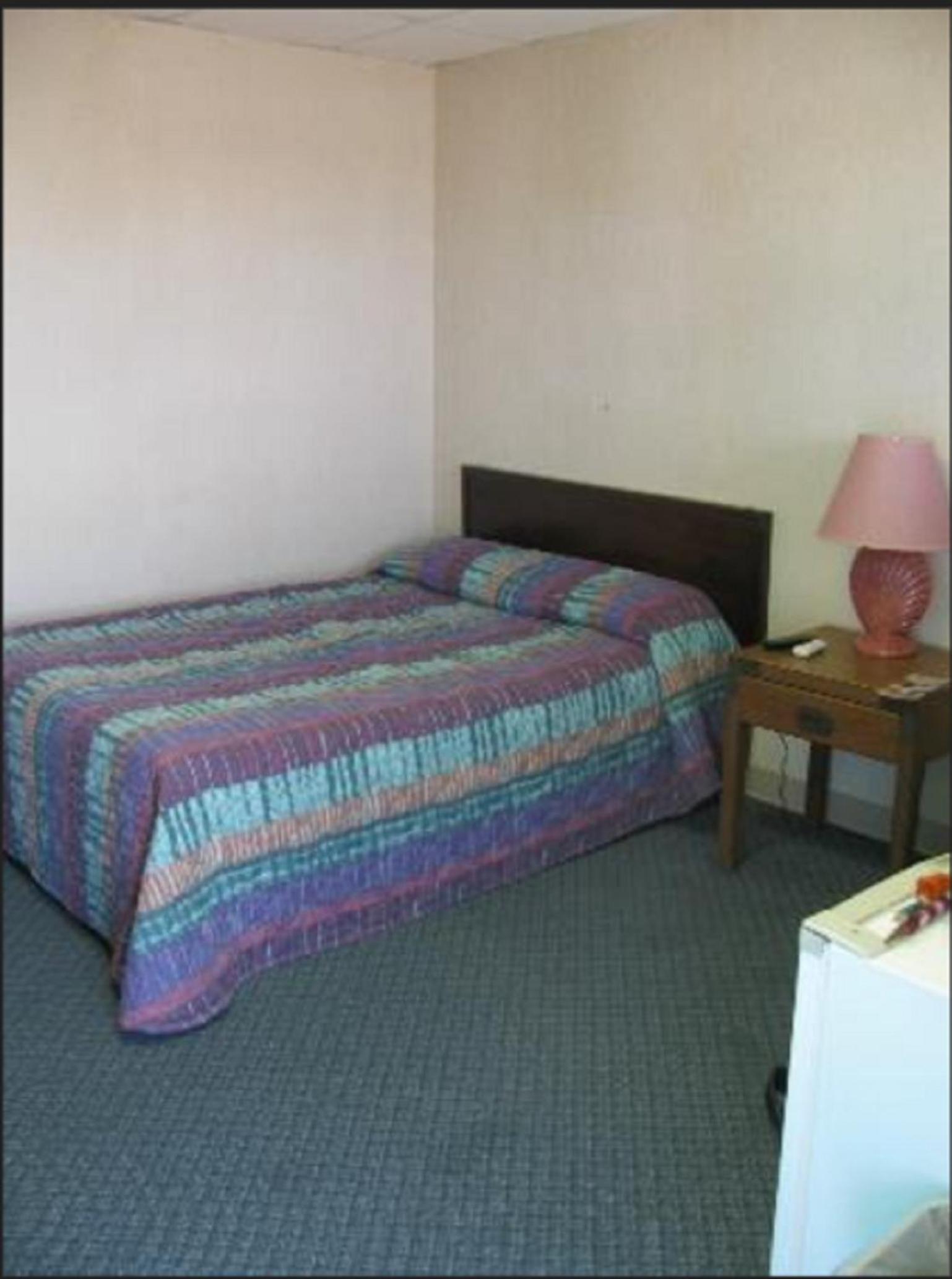 Sandpiper Motel photo 7