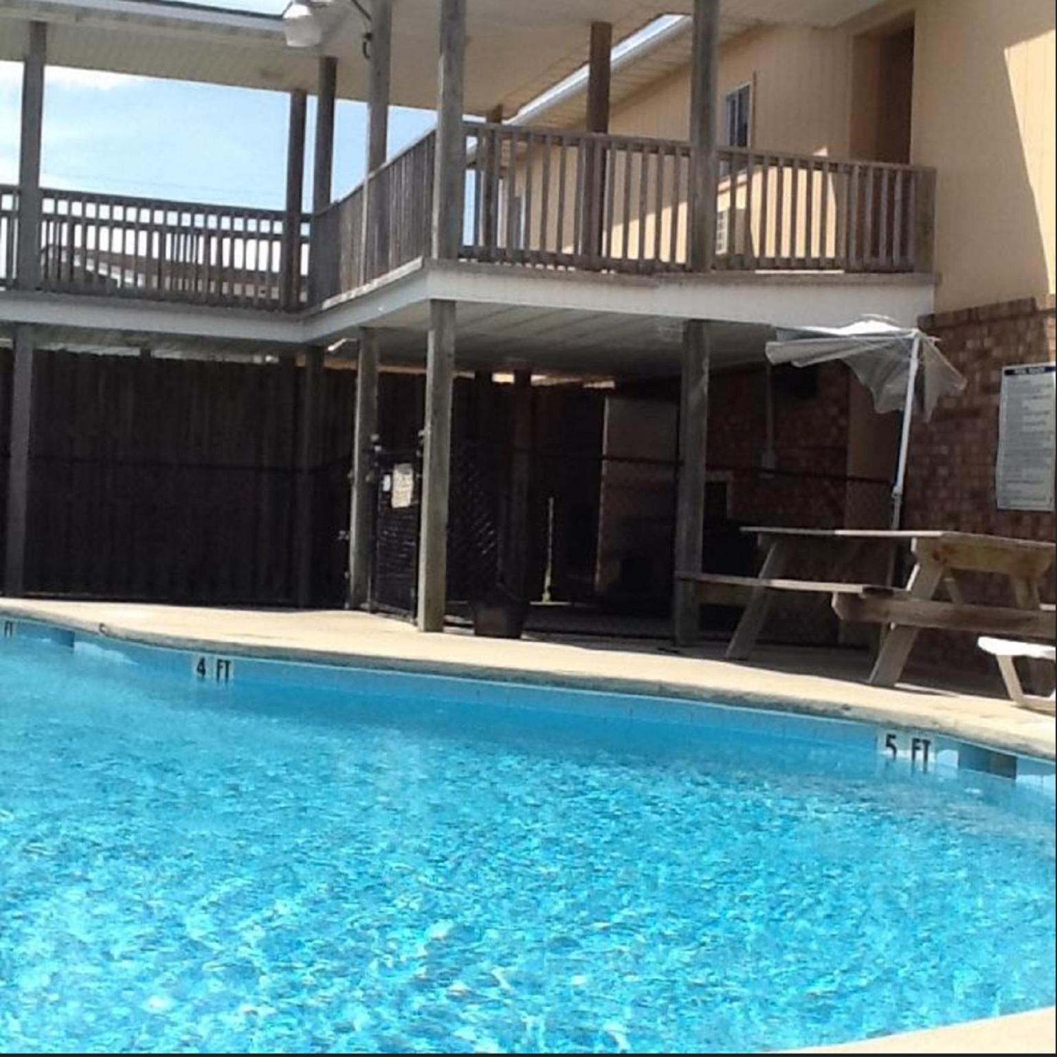 Sandpiper Motel photo 4
