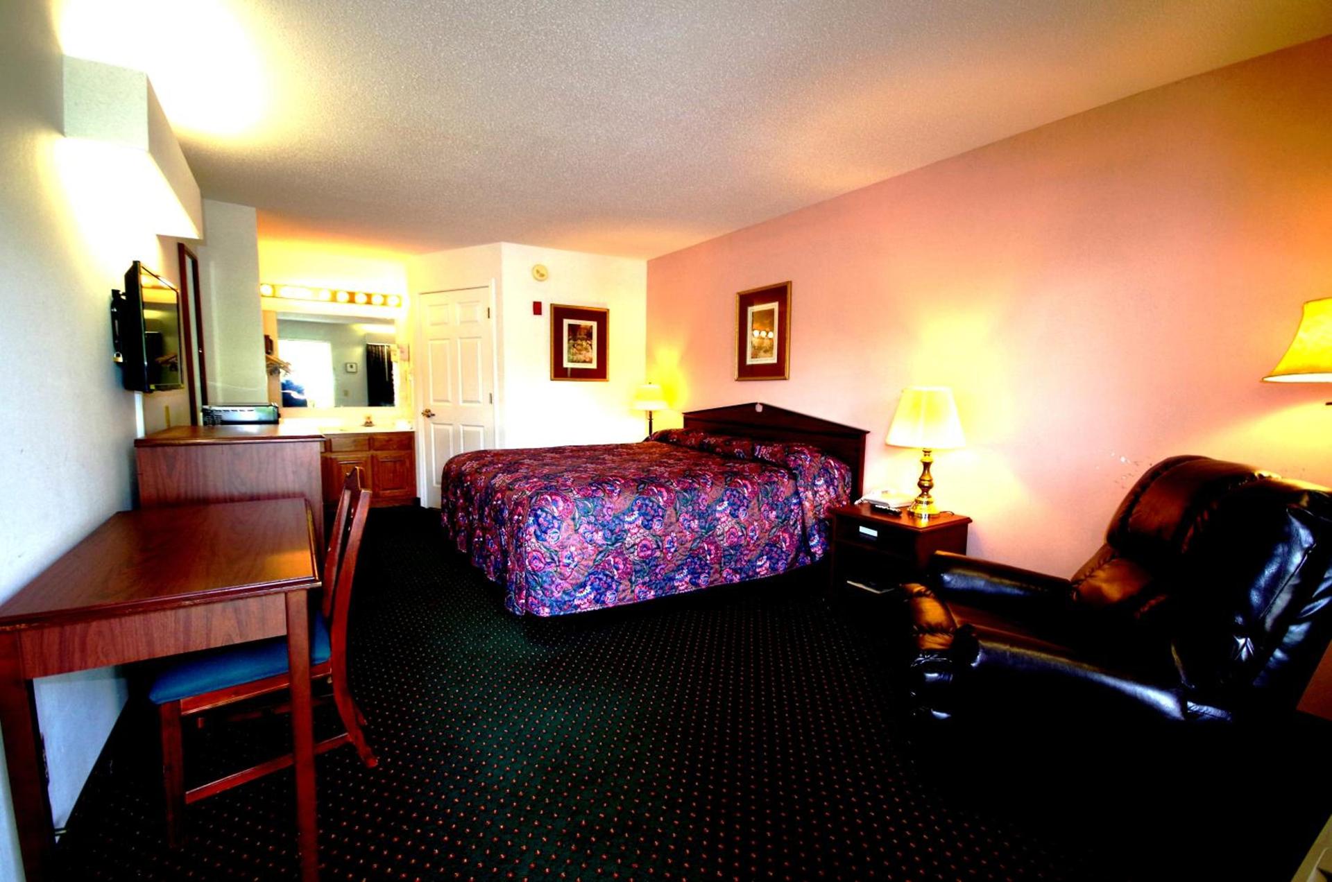 American Motel - Lenoir photo 42