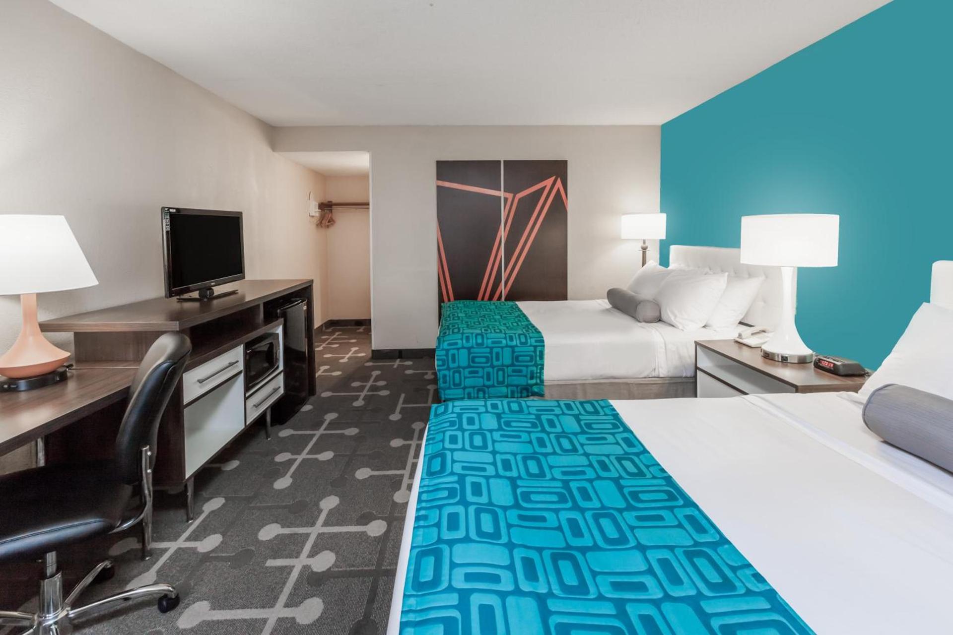 Howard Johnson by Wyndham Romulus Detroit Metro Airport photo 20