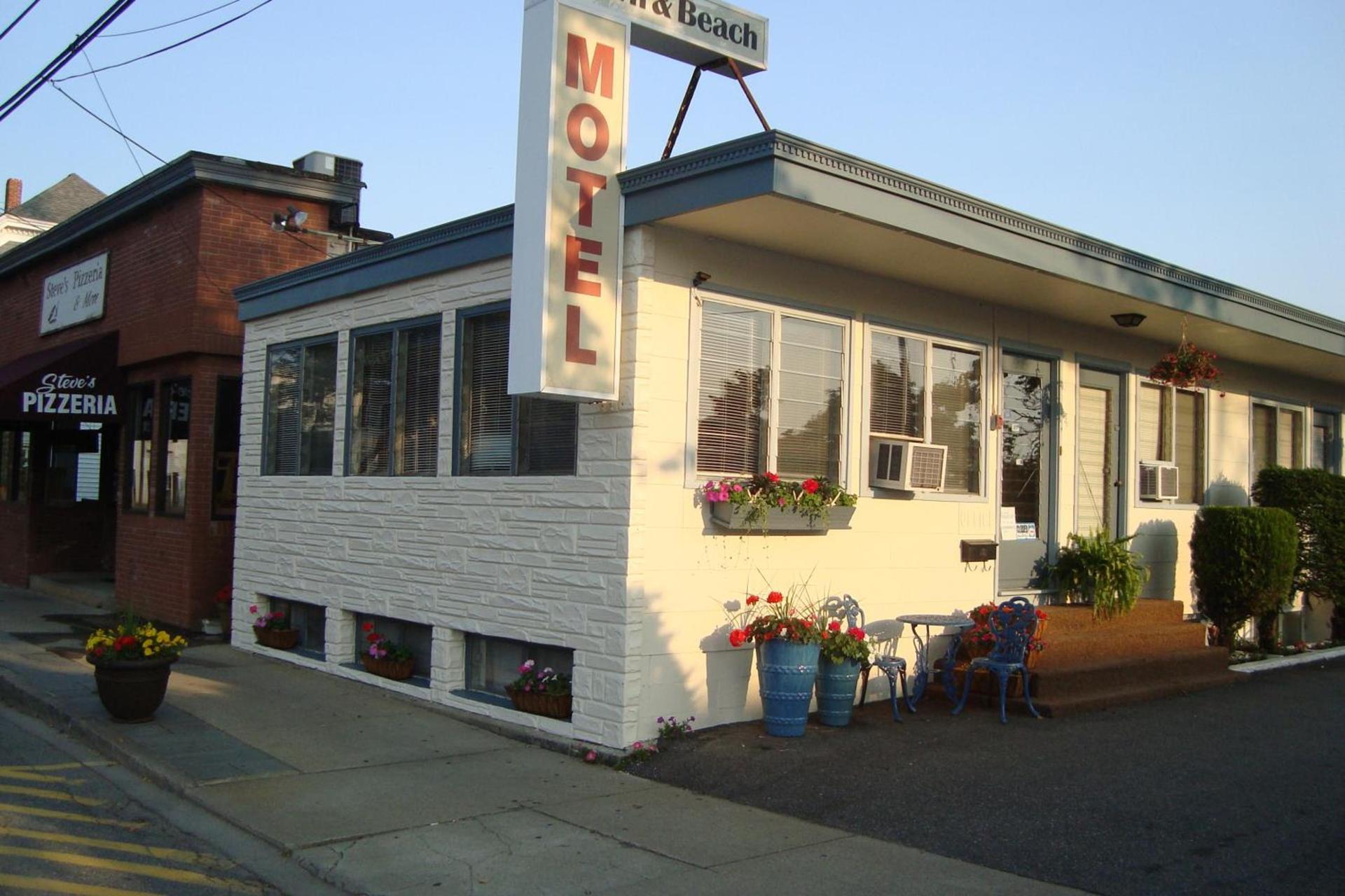 Town & Beach Motel photo 15
