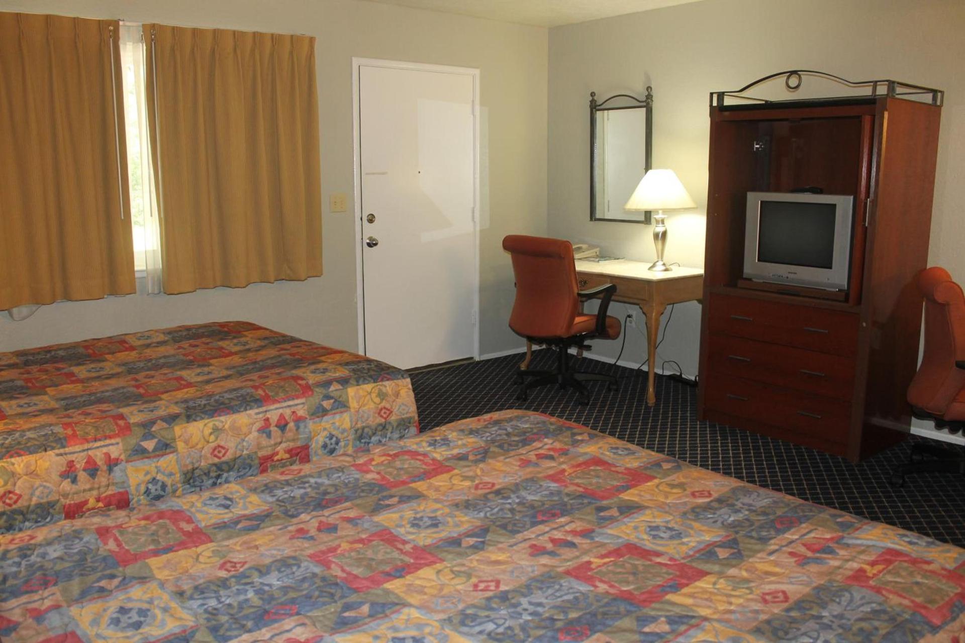 Golden Chain Motel photo 6