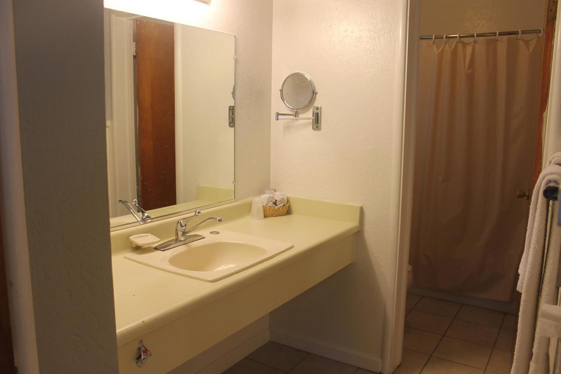 Golden Chain Motel photo 4