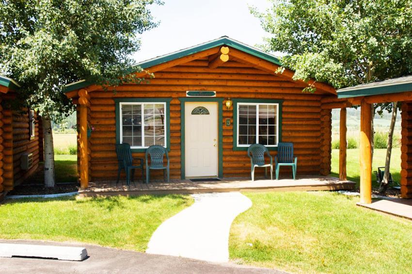 Cabin Creek Inn photo 63