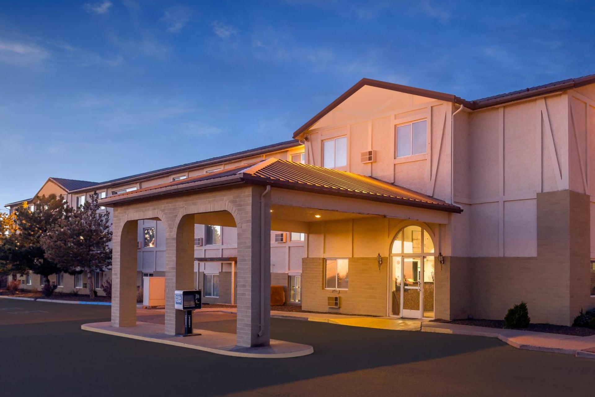 Super 8 by Wyndham Holbrook photo 43
