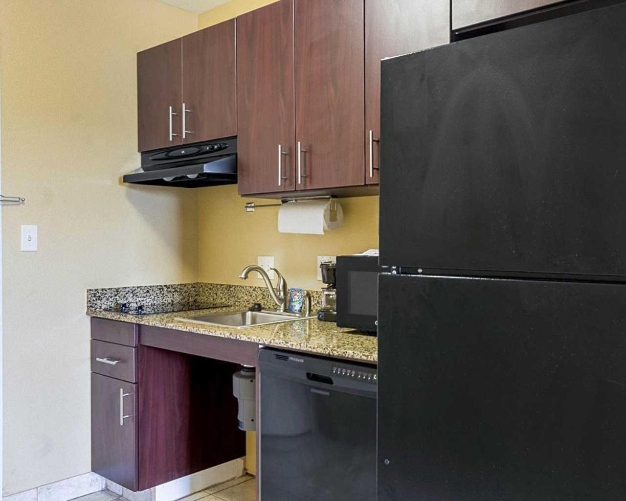 MainStay Suites Minot photo 26