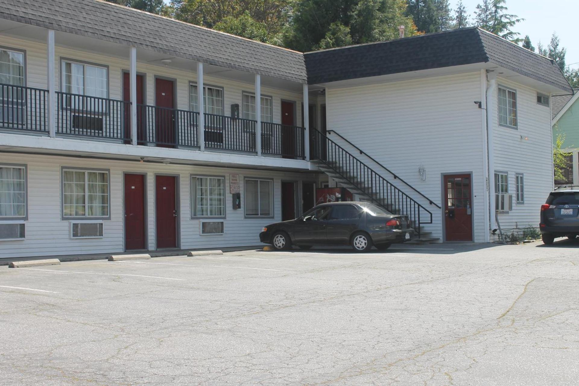 Stagecoach Motel photo 2