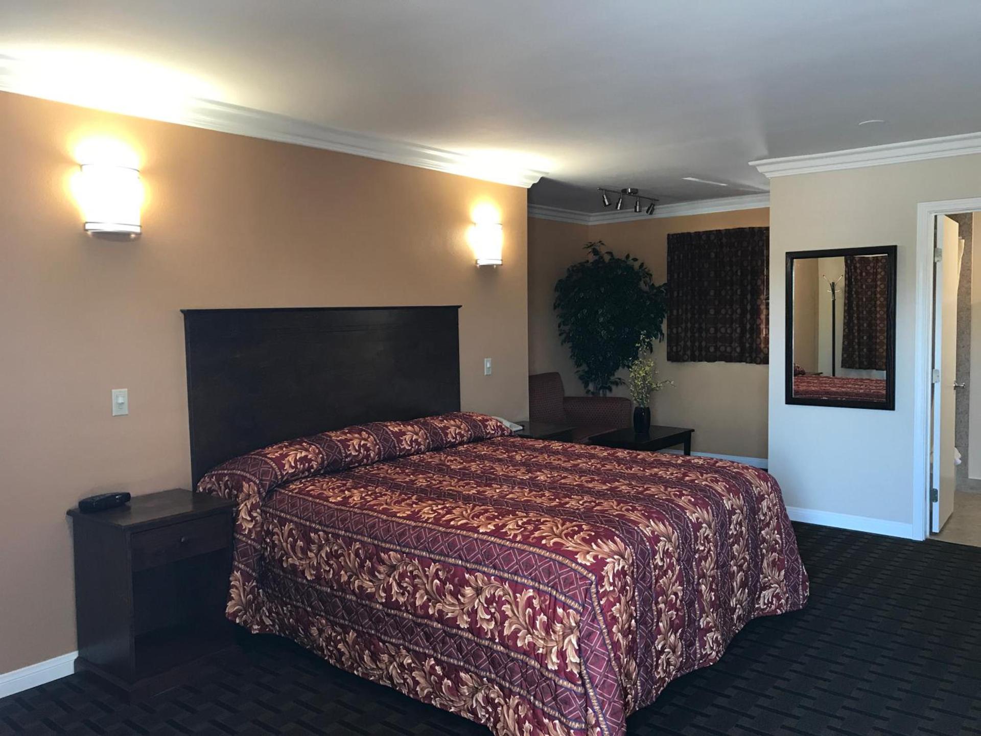Fullerton Lodge photo 5
