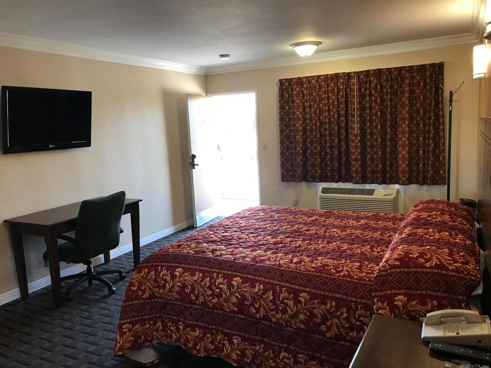 Fullerton Lodge photo 3