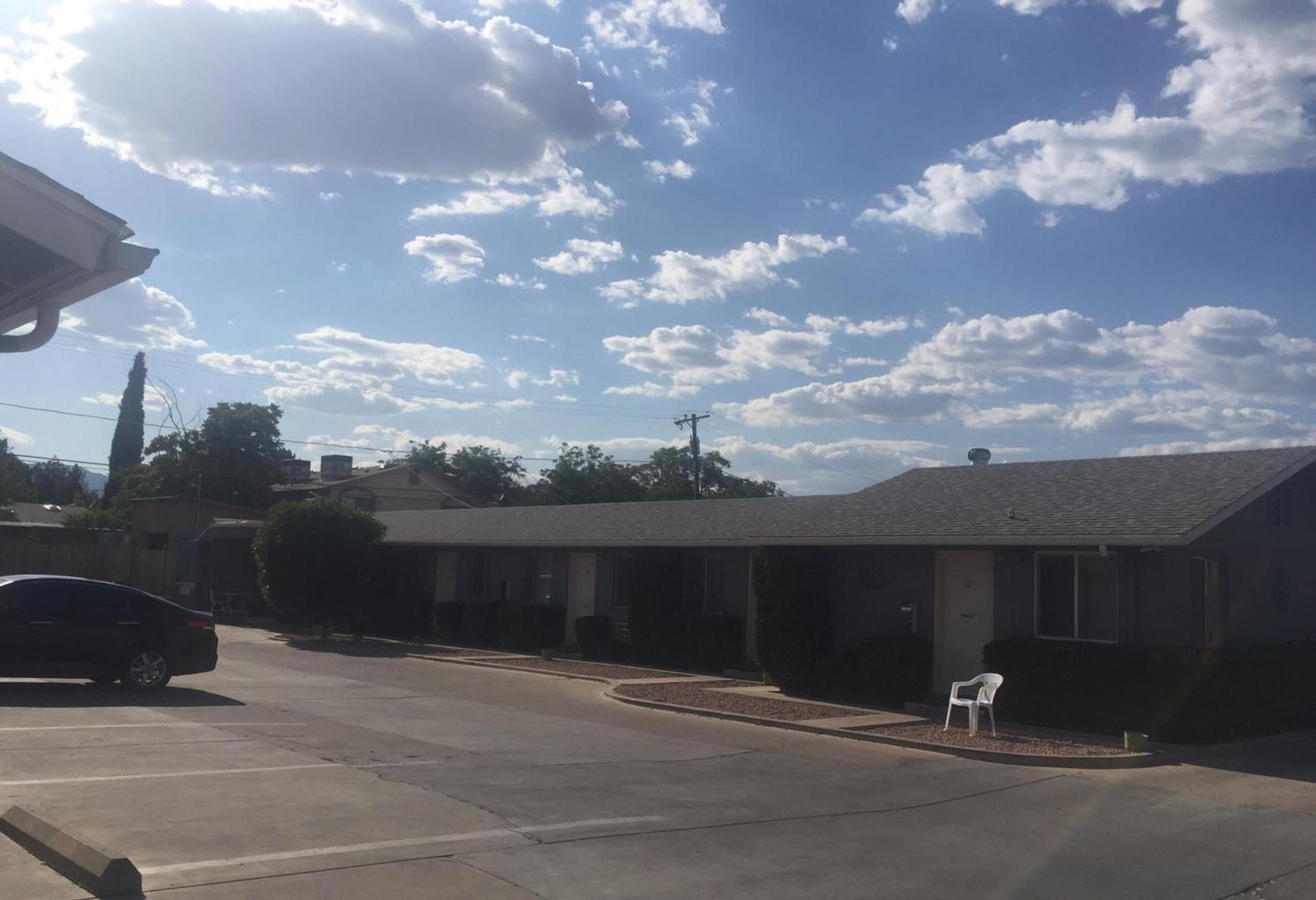 Little Daisy Motel photo 20
