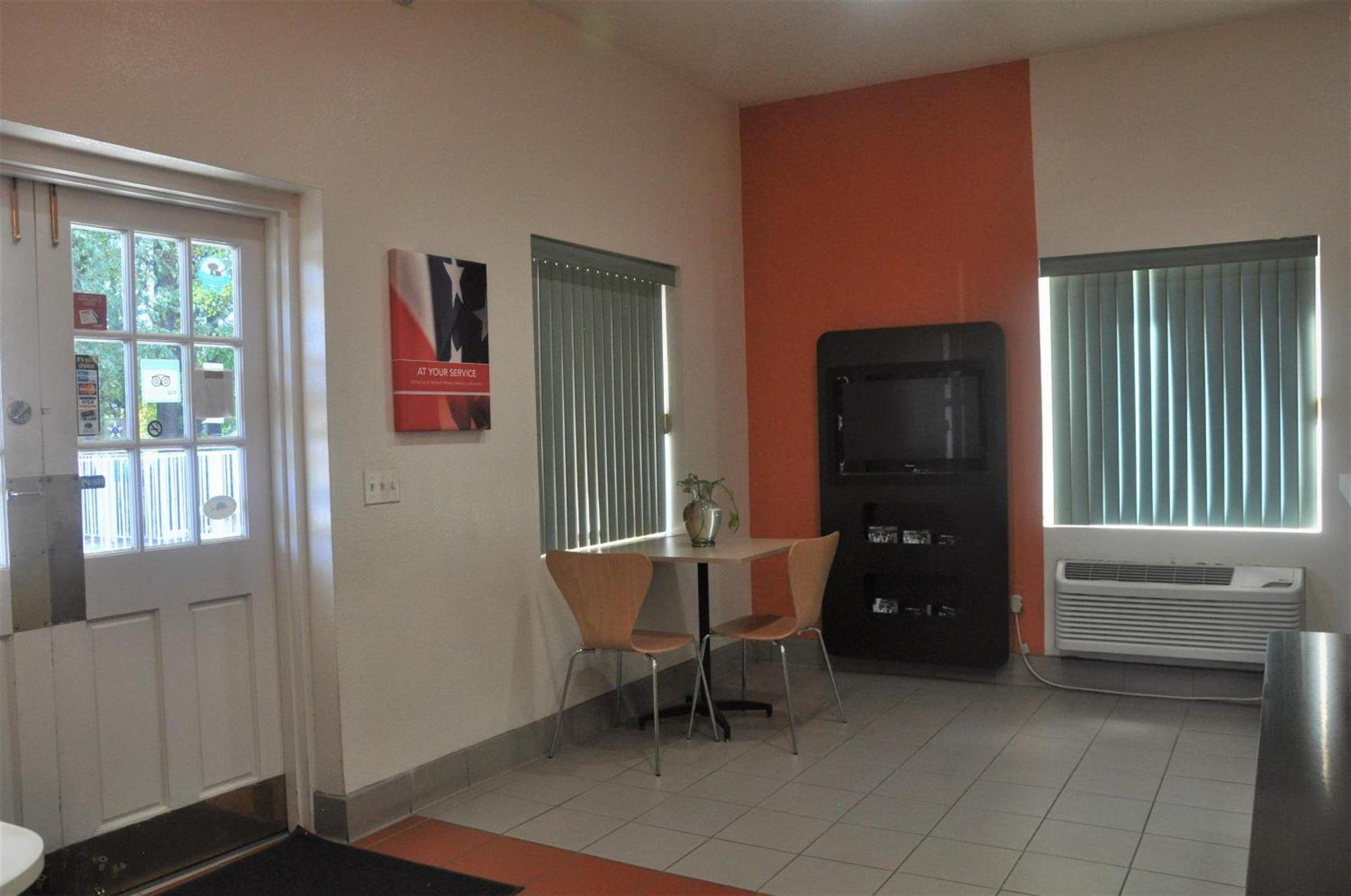 Motel 6-Raleigh, NC - Cary photo 29