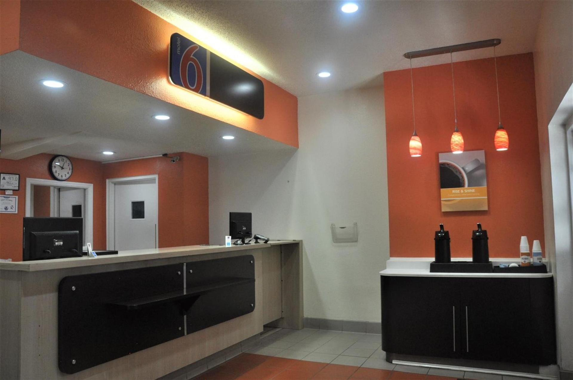 Motel 6-Raleigh, NC - Cary photo 28