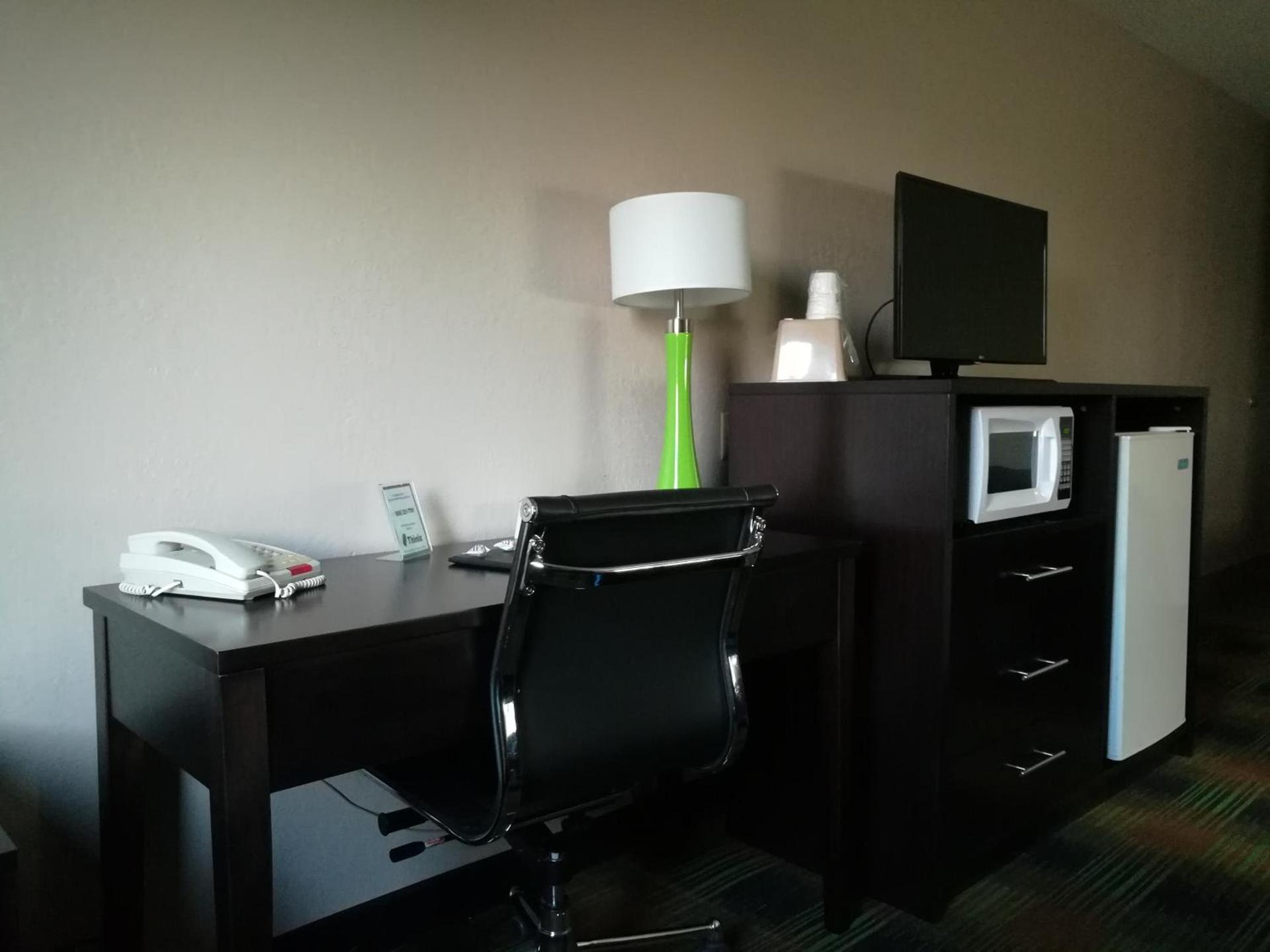 Super 8 by Wyndham Keokuk photo 32