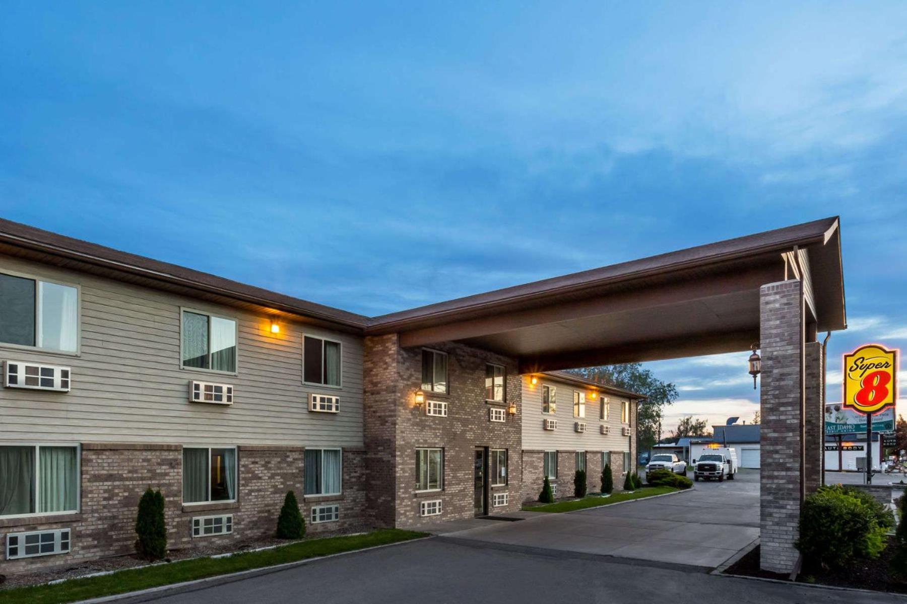 Super 8 by Wyndham Rexburg photo 12