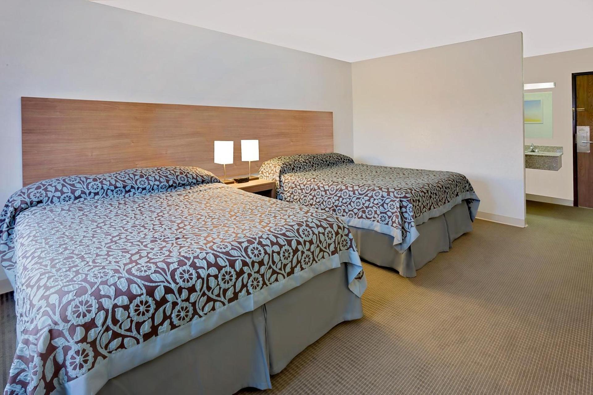 Days Inn by Wyndham Winona photo 24