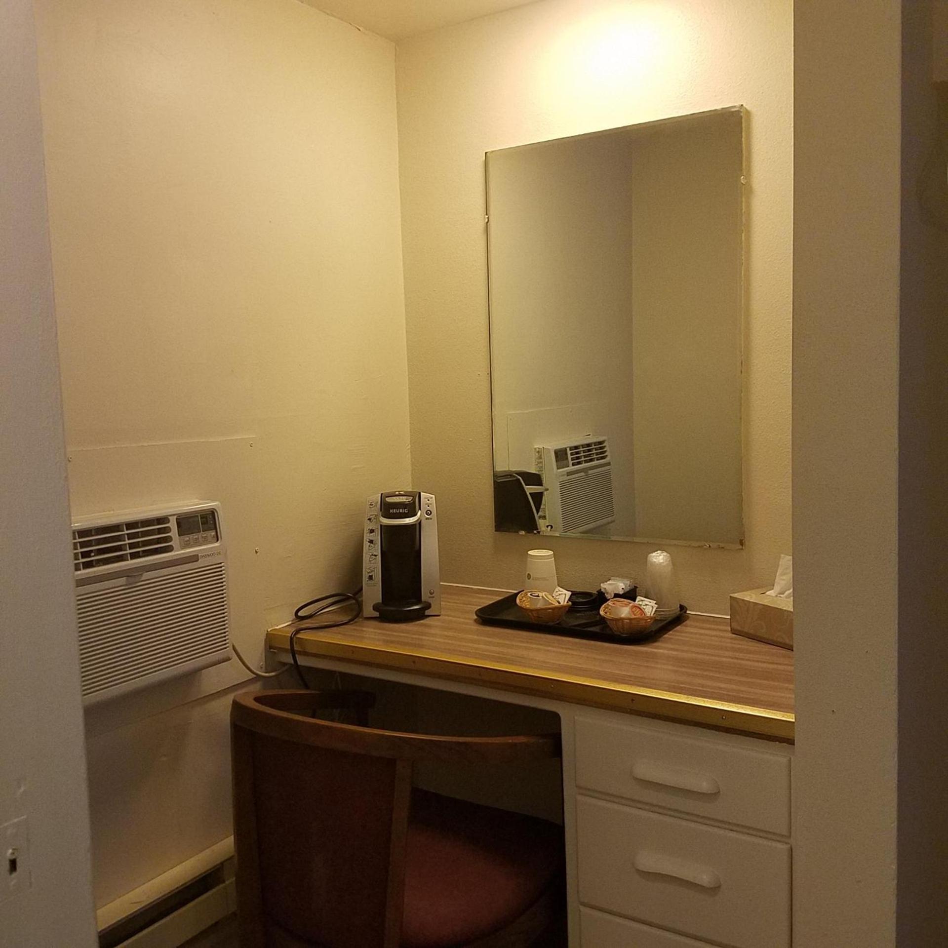 Greenwell Motel photo 13