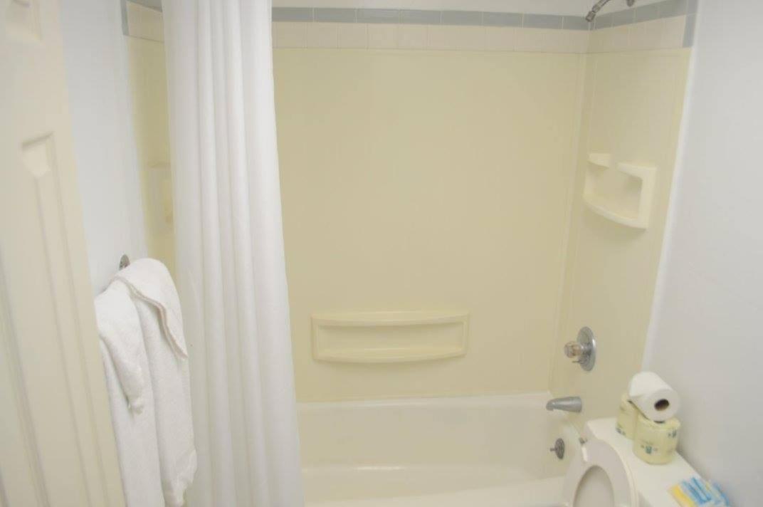 Islander Motel photo 7