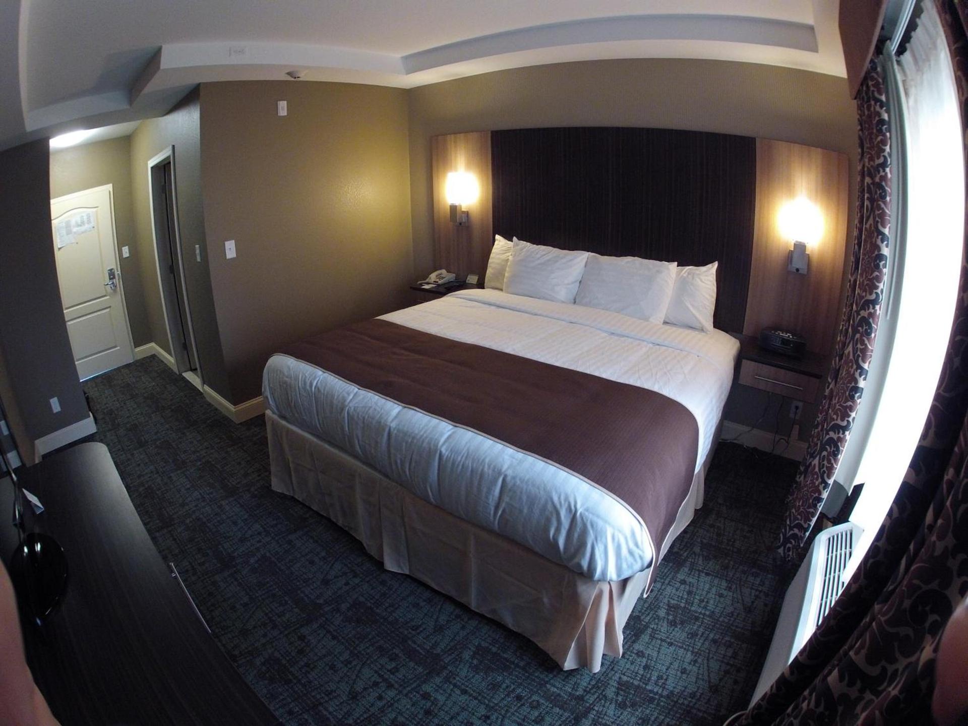Aashram Hotel by Niagara River photo 74