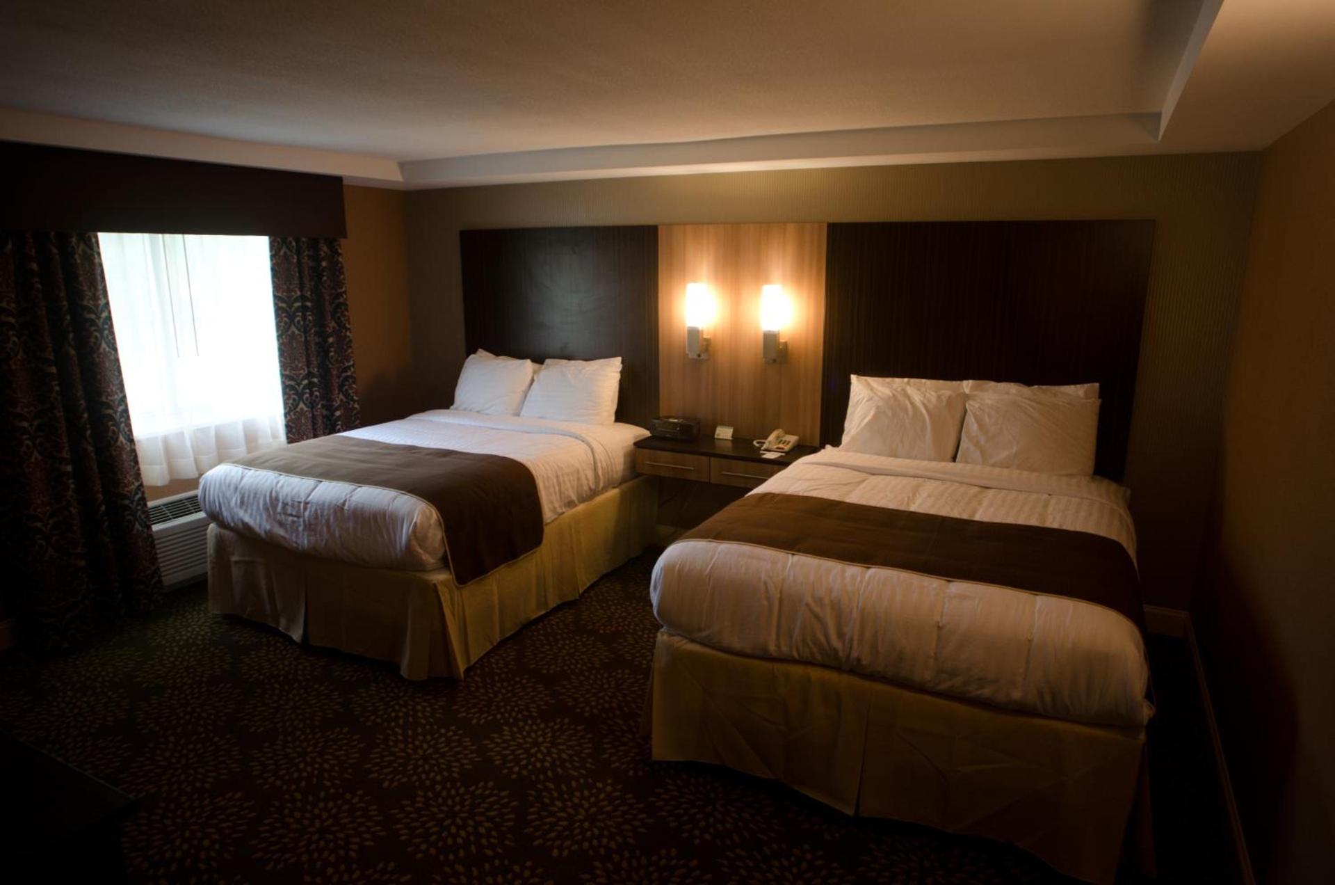 Aashram Hotel by Niagara River photo 82