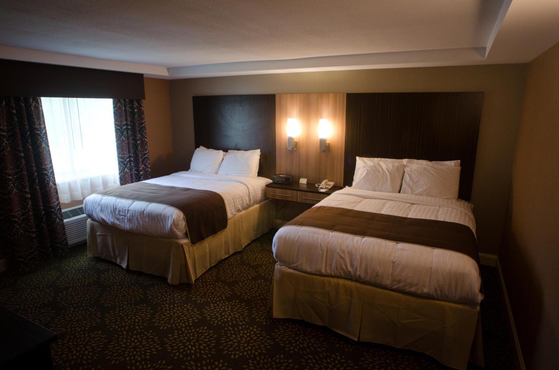 Aashram Hotel by Niagara River photo 86