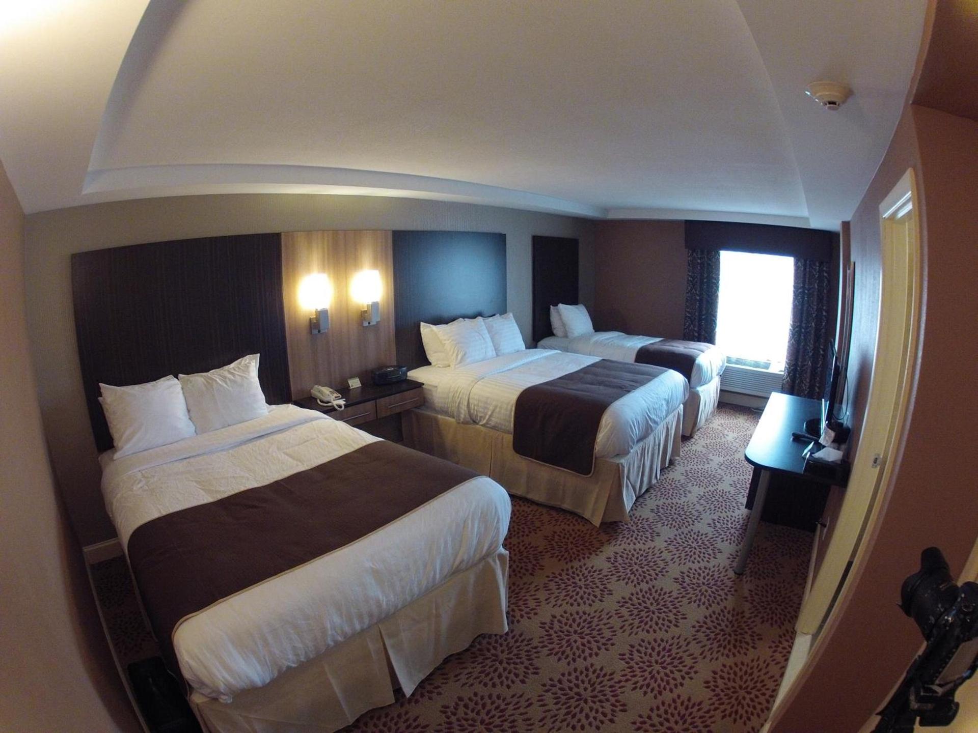 Aashram Hotel by Niagara River photo 88