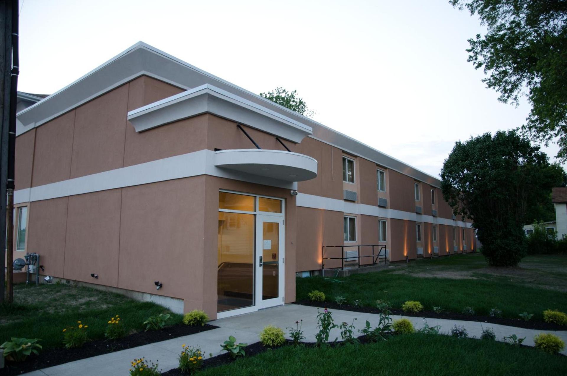 Aashram Hotel by Niagara River photo 29