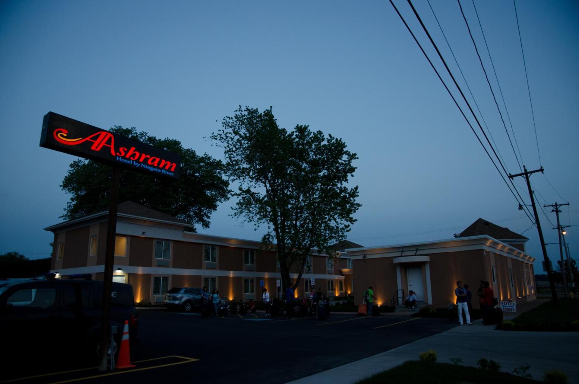 Aashram Hotel by Niagara River photo 26