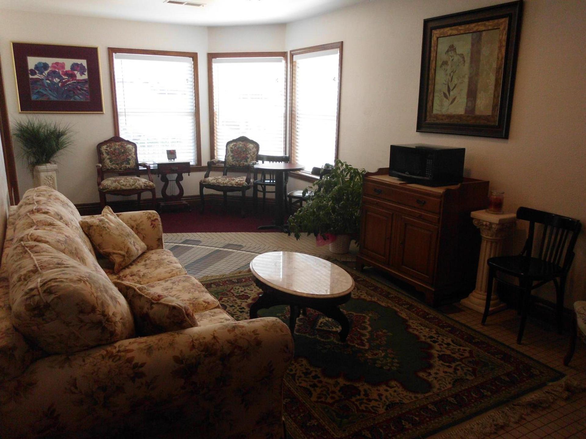 Dutton Inn photo 6