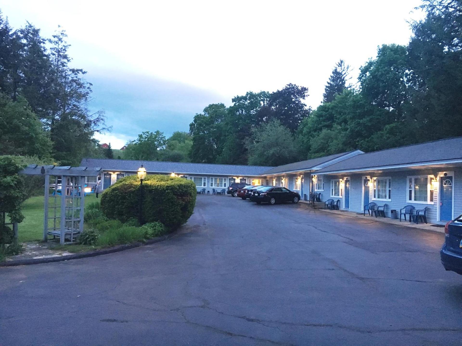 Maple Terrace Motel photo 80