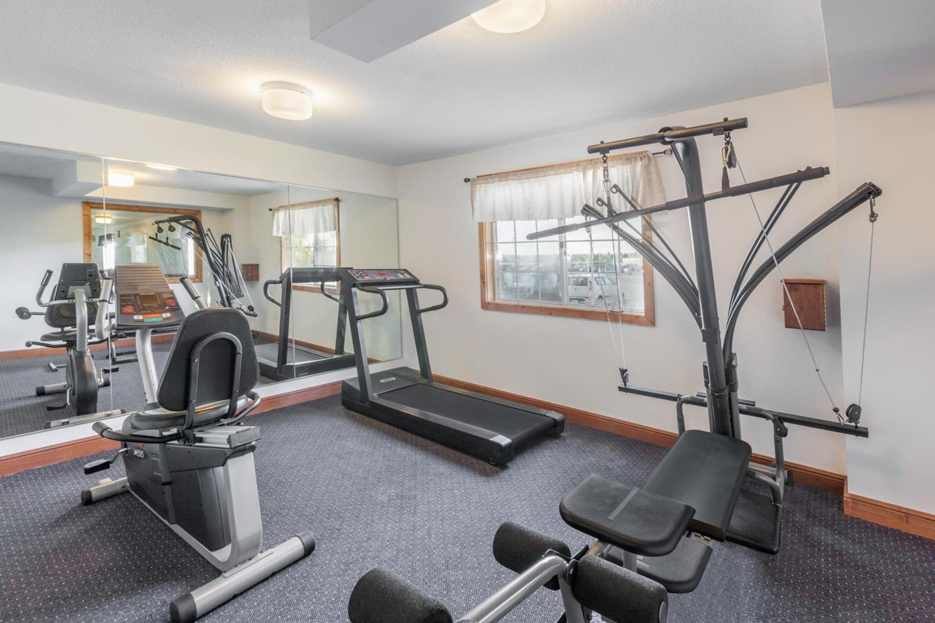 Ramada by Wyndham Mackinaw City Waterfront photo 24