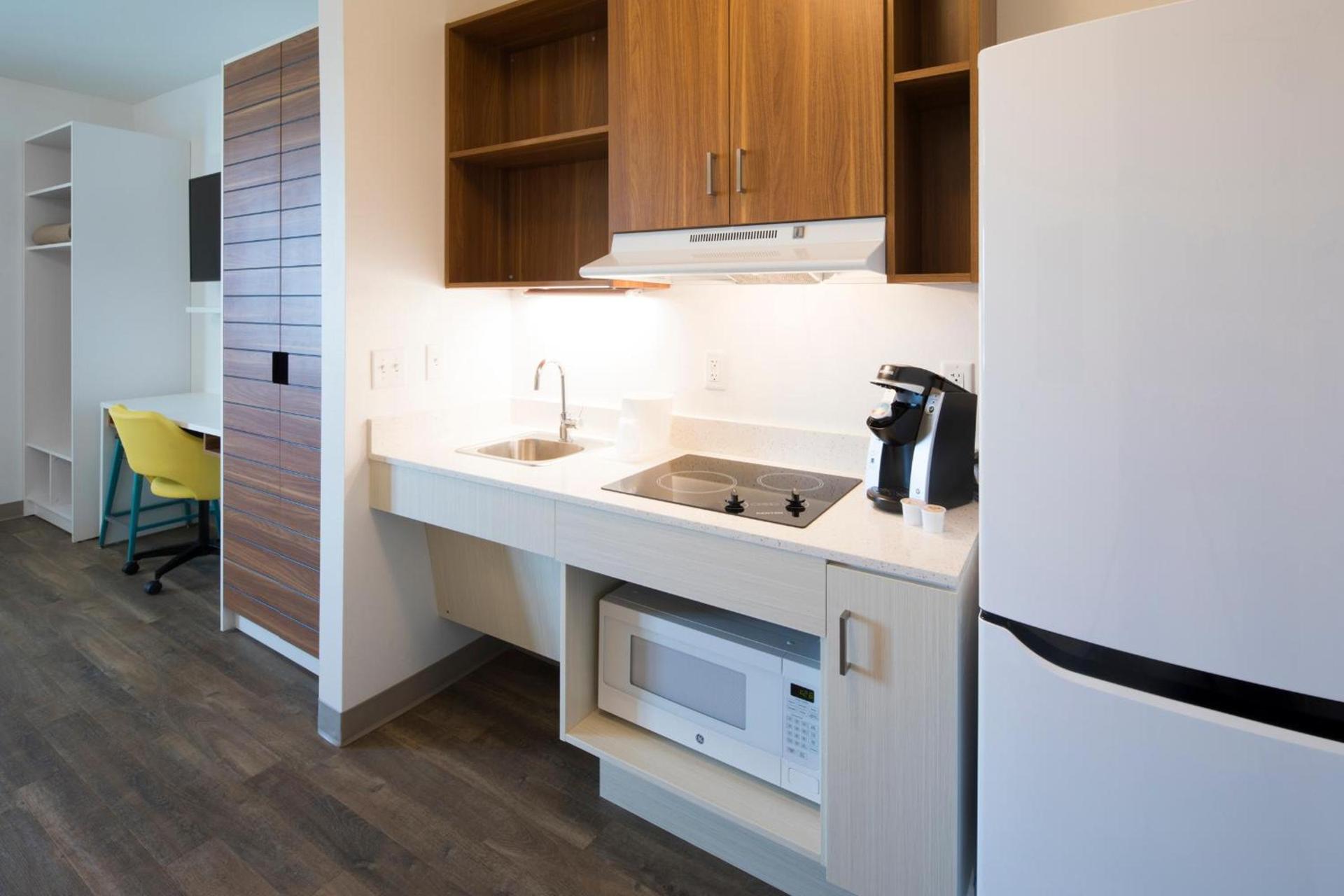 Uptown Suites Extended Stay Charlotte NC - Concord photo 5