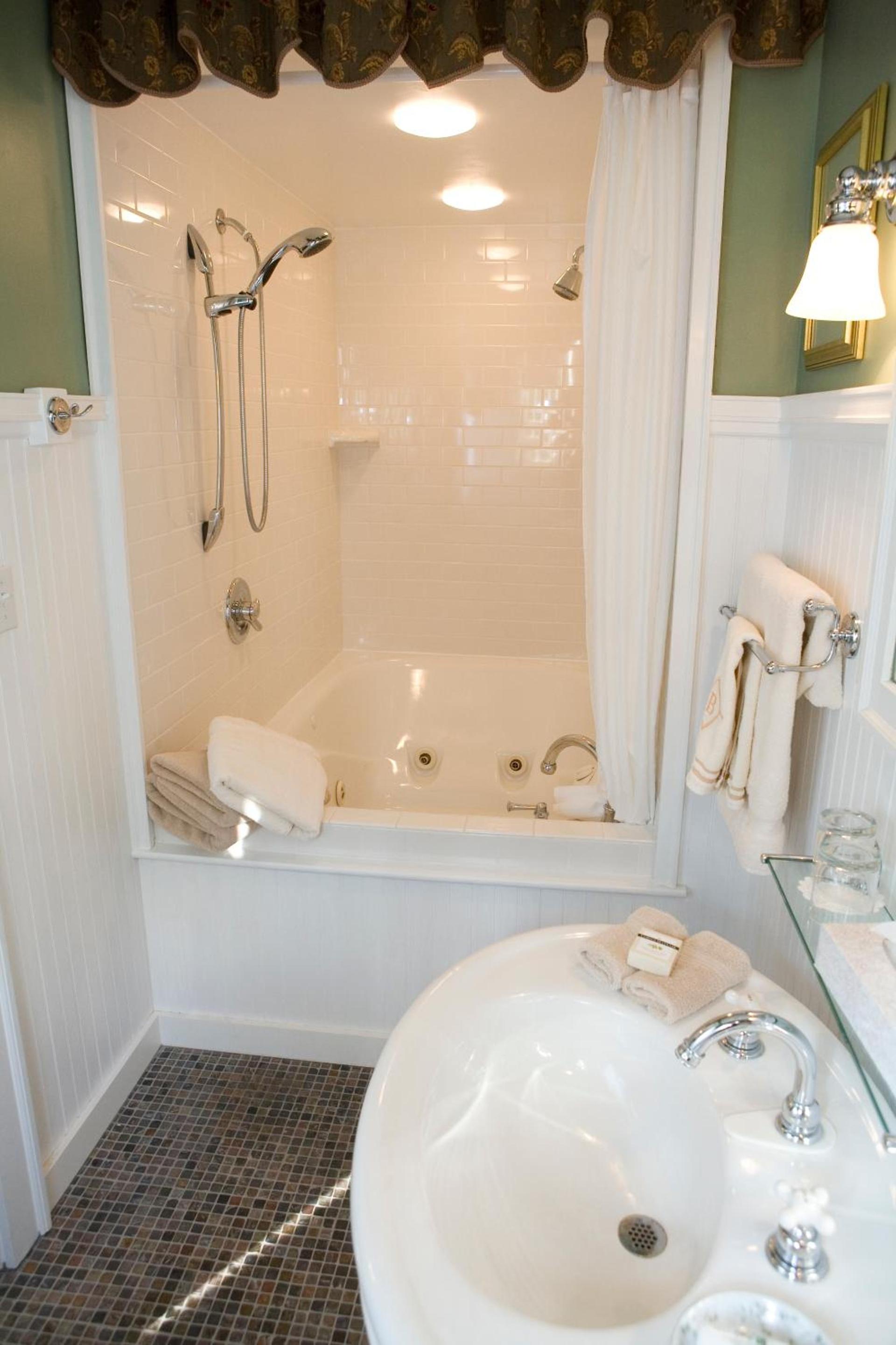 The Belvedere Inn & Restaurant photo 28