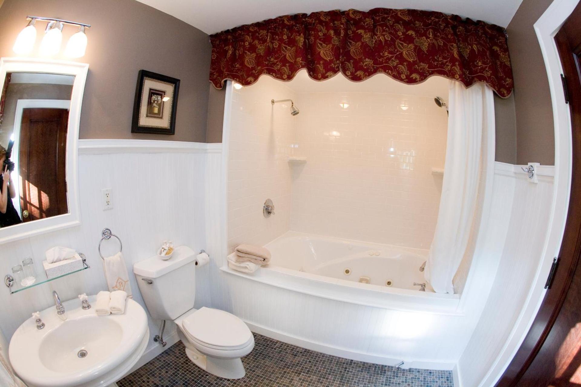The Belvedere Inn & Restaurant photo 31