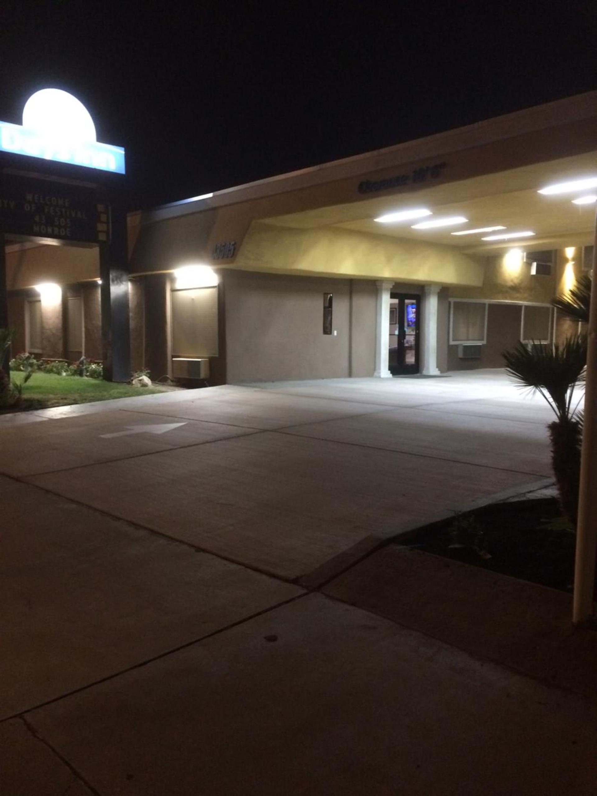Days Inn by Wyndham Indio photo 21