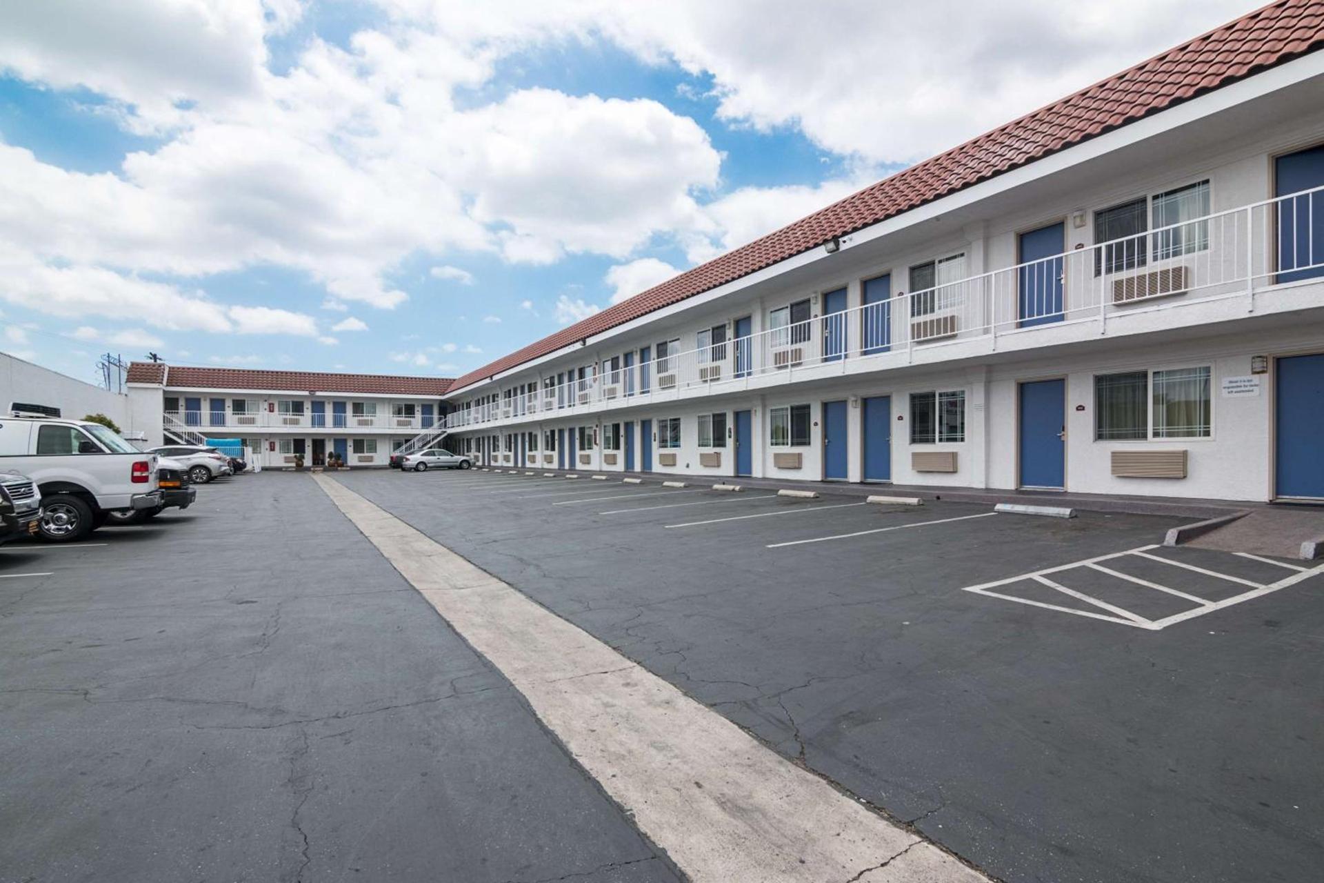 Motel 6-Norwalk, CA photo 2