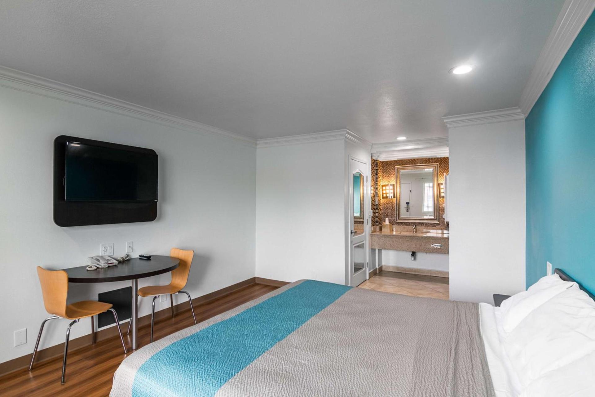 Motel 6-Norwalk, CA photo 13