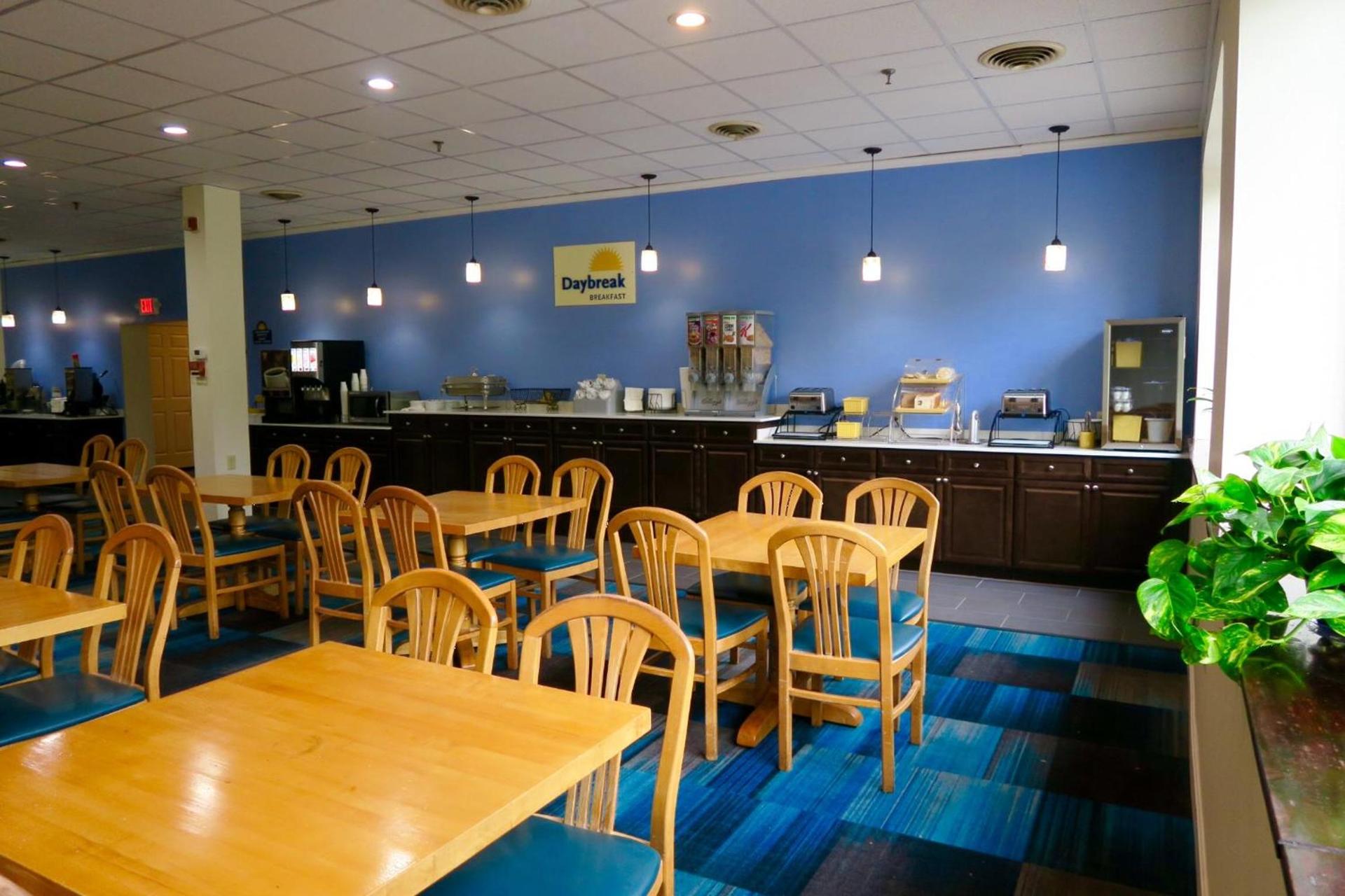 Days Inn by Wyndham Lincoln photo 43