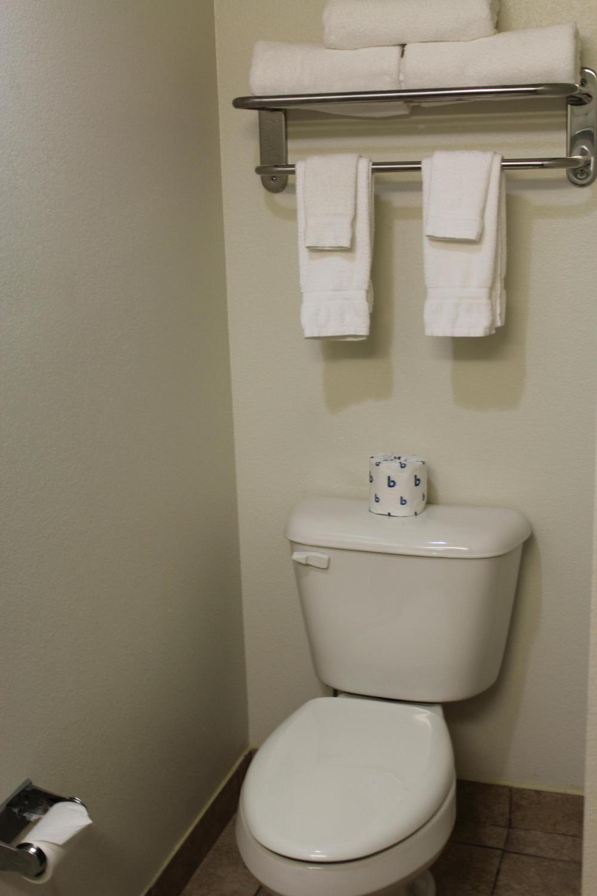 Crystal Springs Inn and Suites photo 27