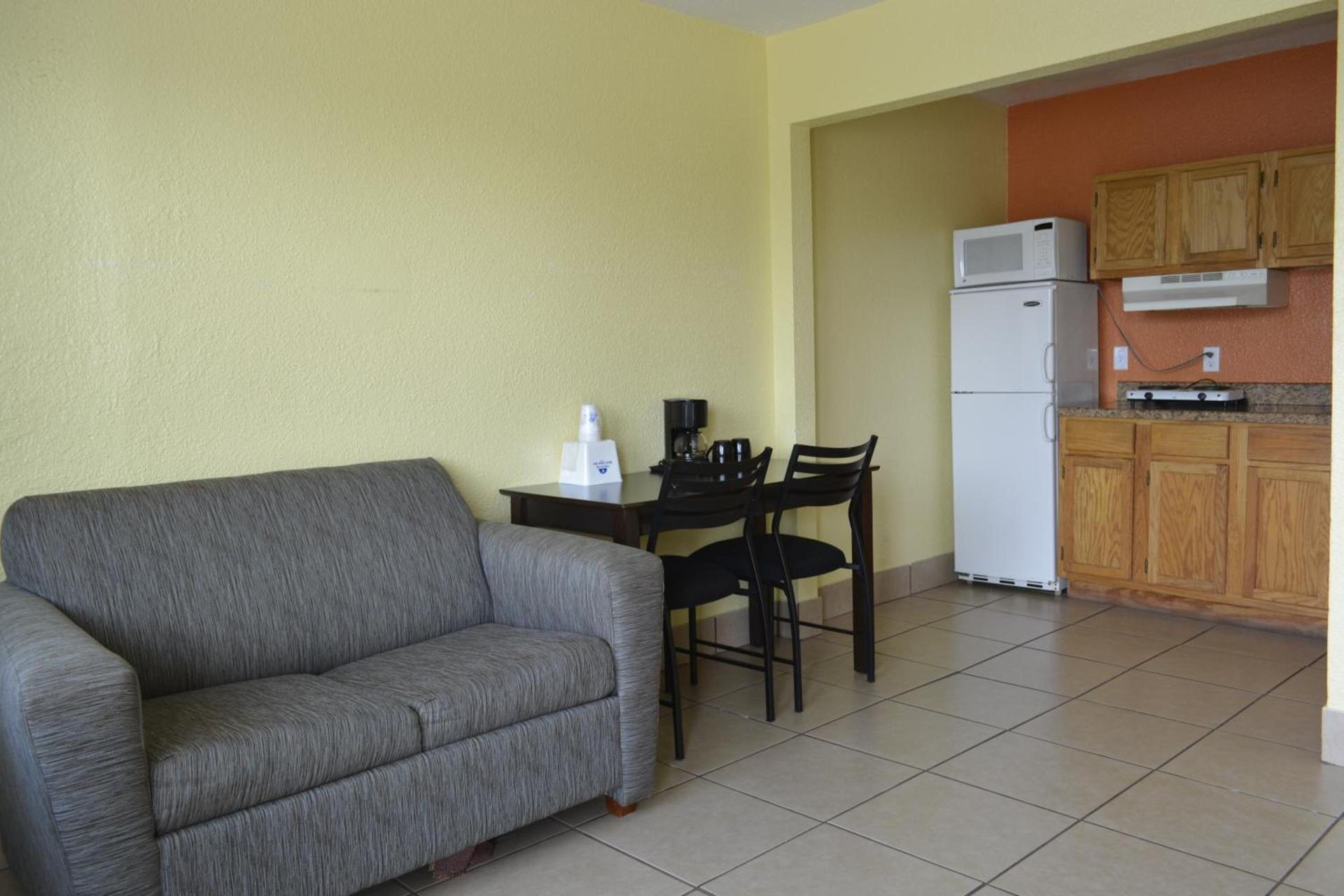 Americas Best Value Inn and Suites Groves photo 6
