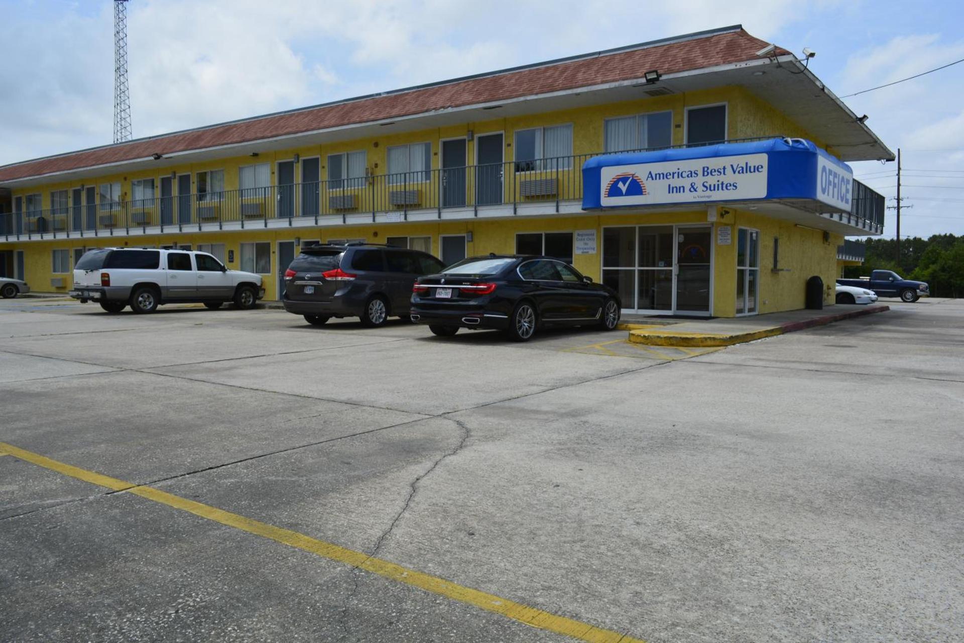 Americas Best Value Inn and Suites Groves photo 2