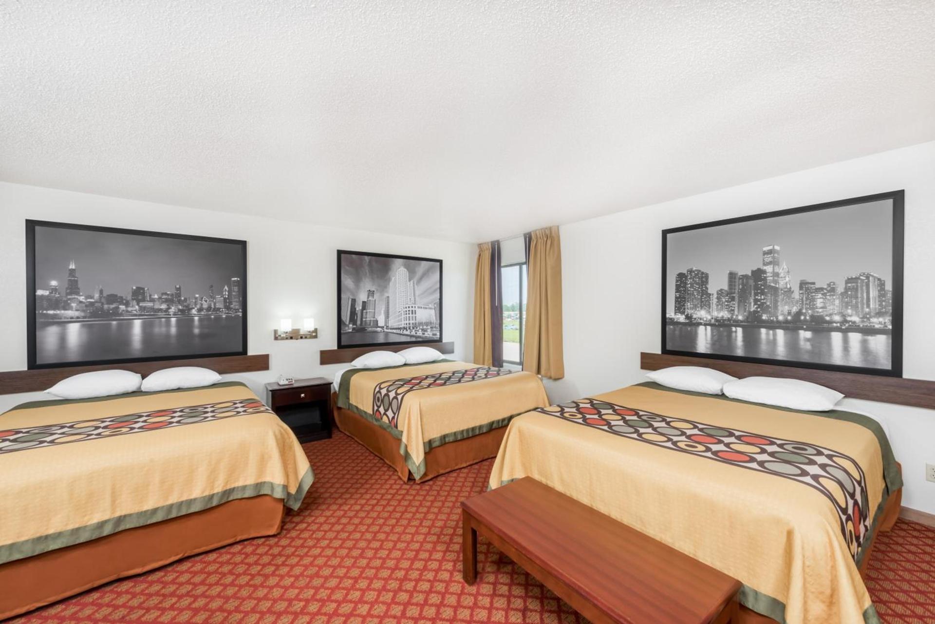 Super 8 by Wyndham Marshall photo 18