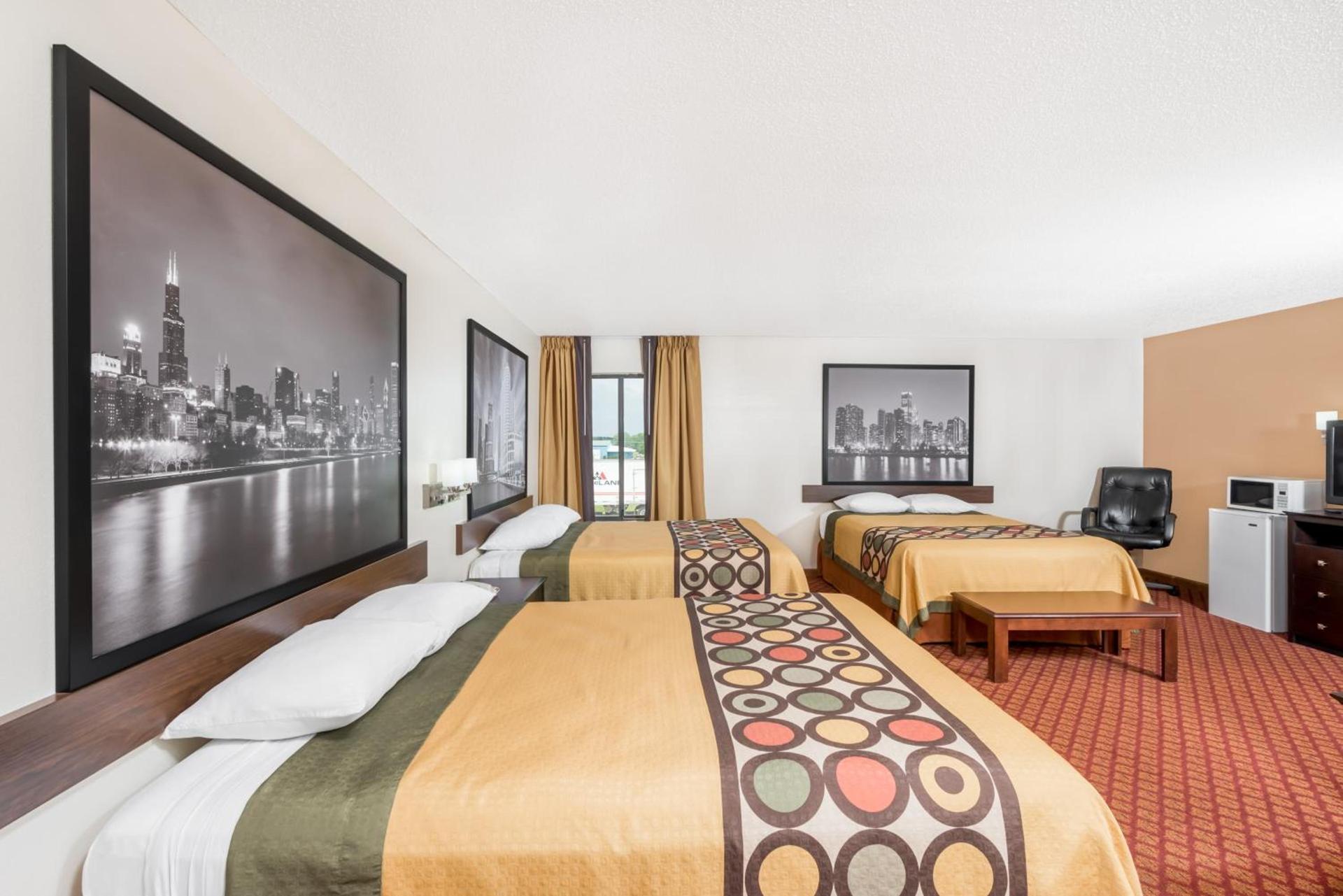 Super 8 by Wyndham Marshall photo 19