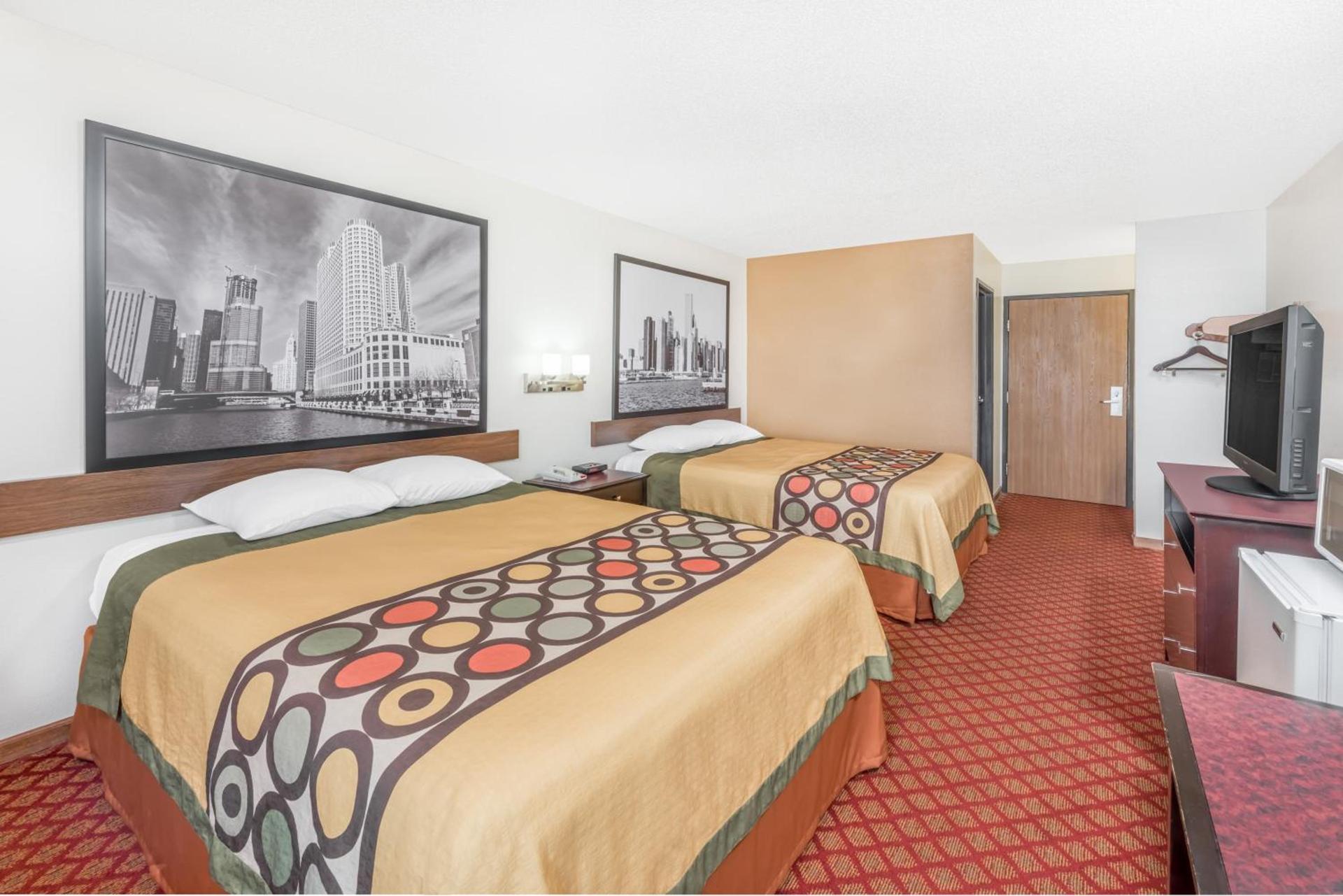 Super 8 by Wyndham Marshall photo 30