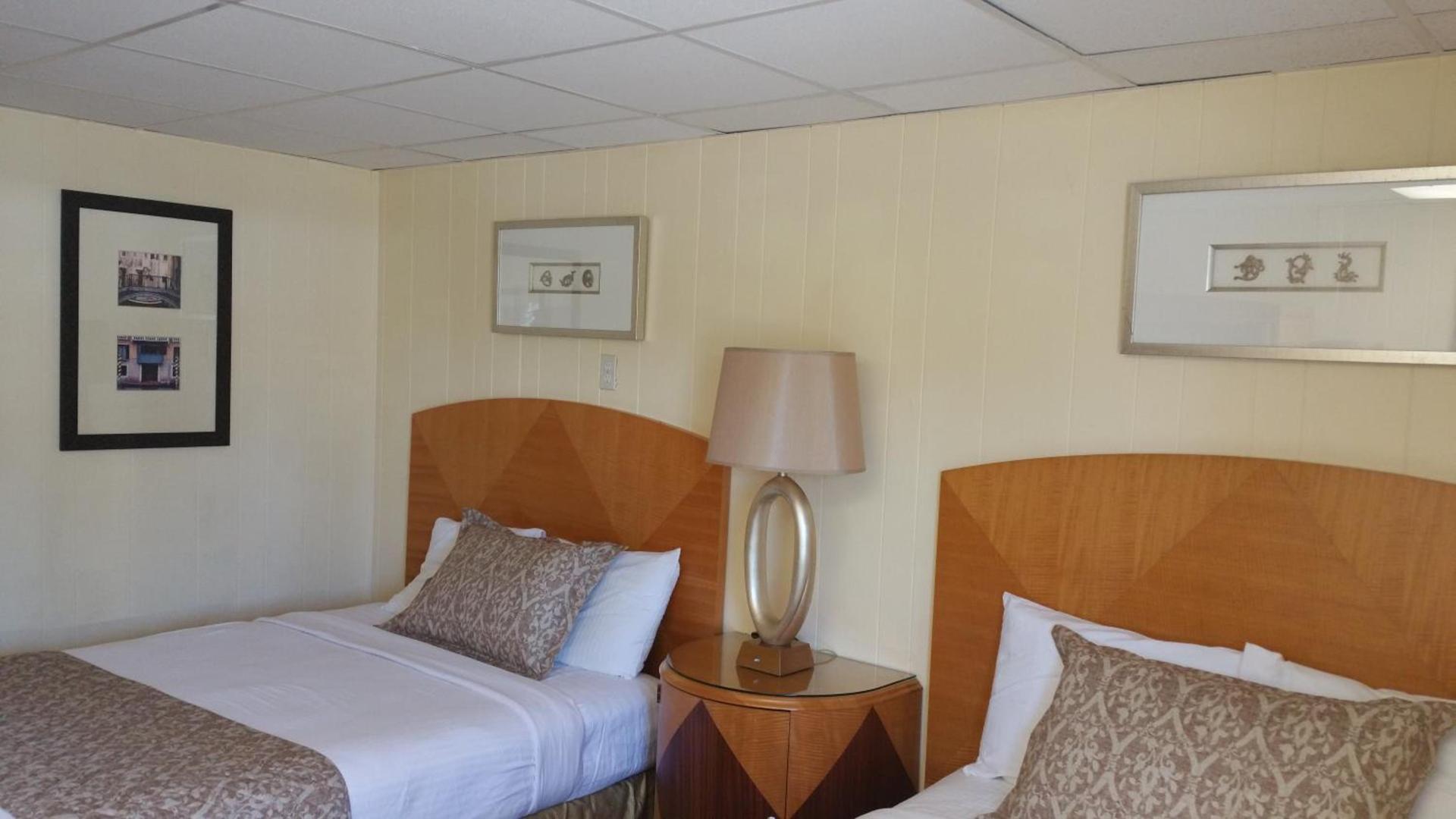 The Amethyst Beach Motel photo 19