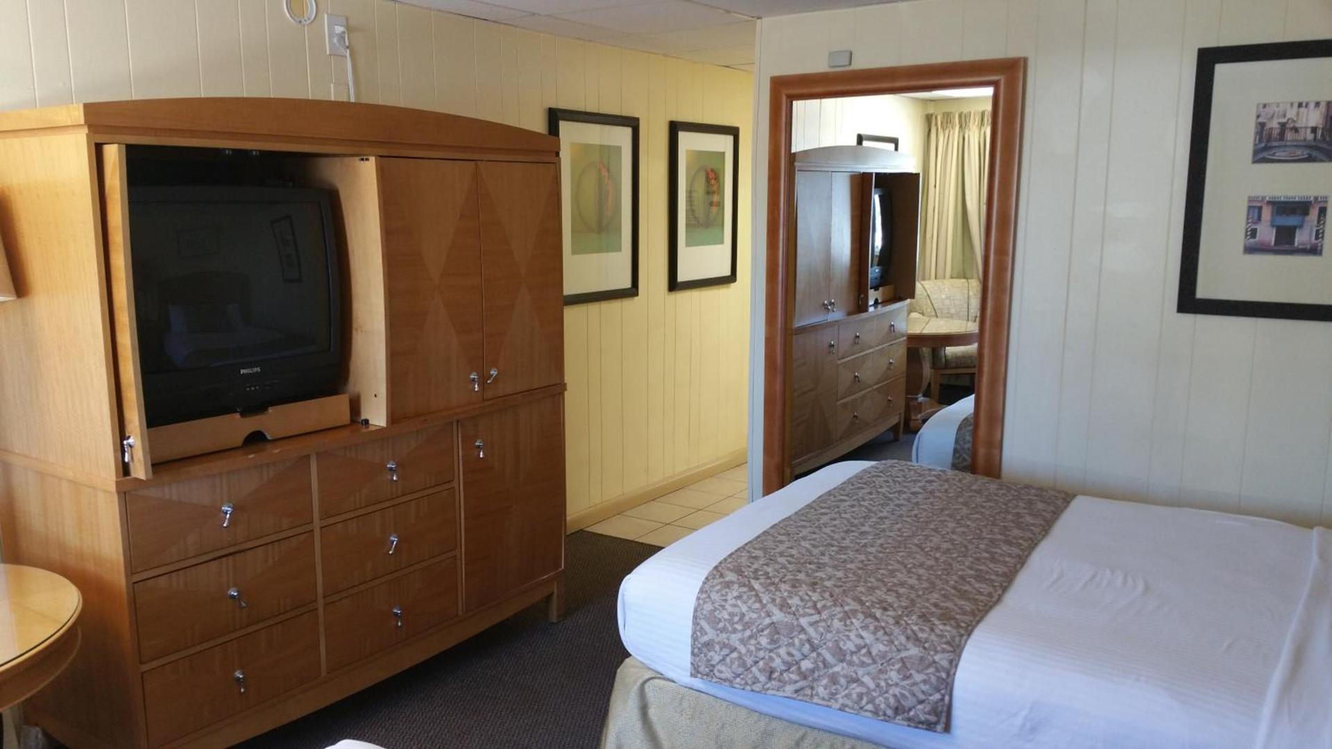 The Amethyst Beach Motel photo 29