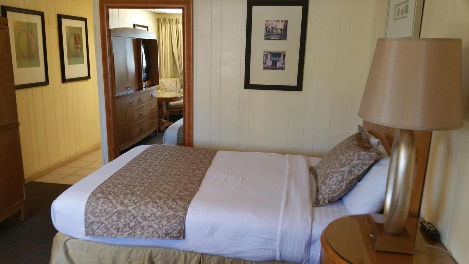 The Amethyst Beach Motel photo 11