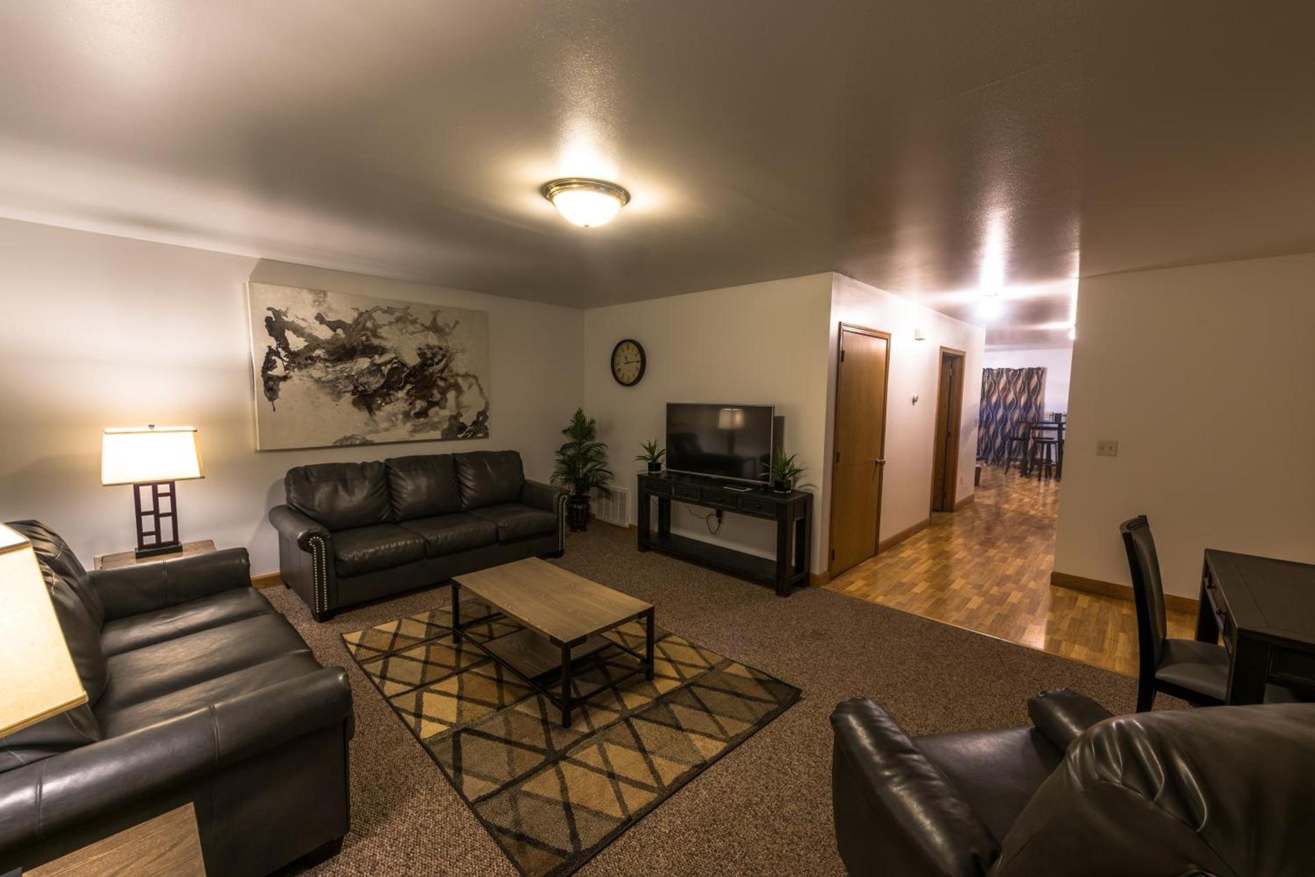 Draft Horse Inn and Suites photo 9